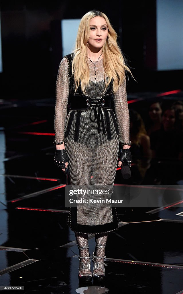 2015 iHeartRadio Music Awards On NBC - Show