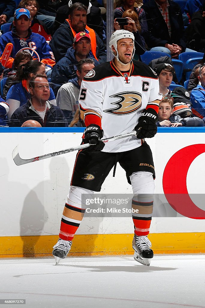 Anaheim Ducks v New York Islanders