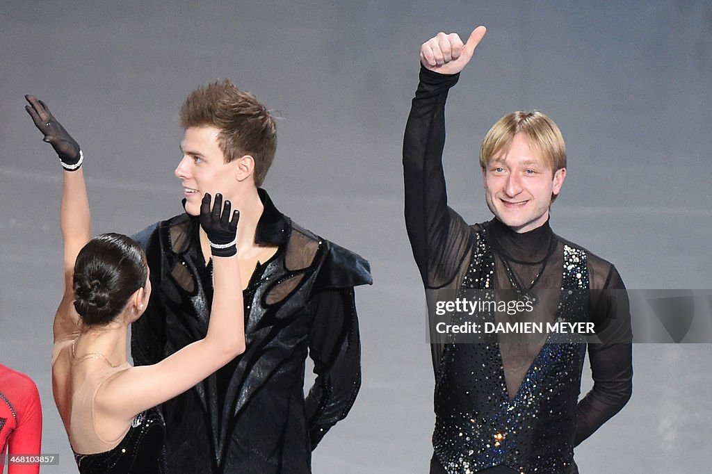 OLY-2014-FSKATE-TEAM-PODIUM