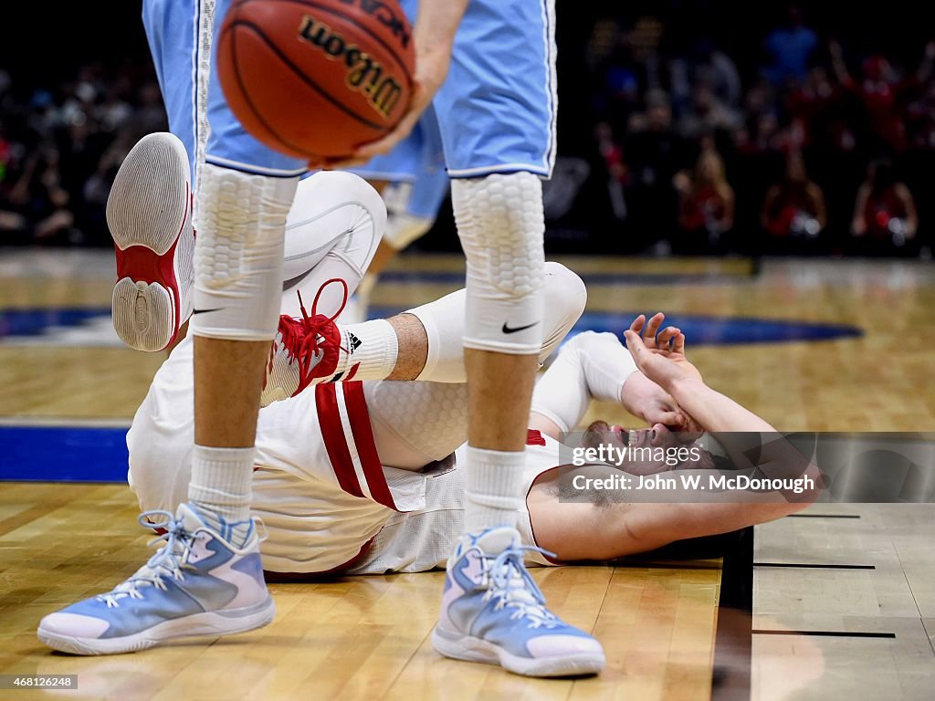 University of Wisconsin vs University of North Carolina, 2015 NCAA West Regional Semifinals