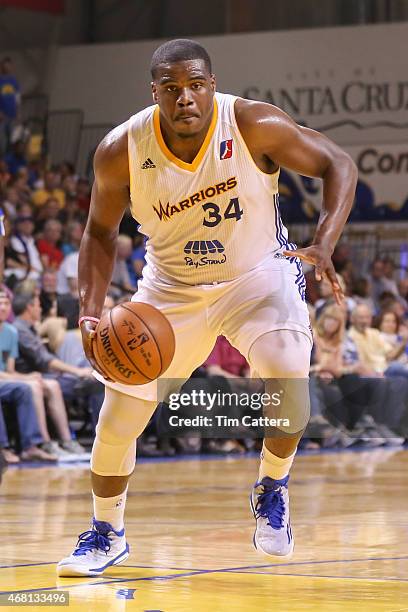 Anthony Vereen of the Santa Cruz Warriors drives to the basket against the Bakersfield Jam during an NBA D-League game on March 28, 2015 at Kaiser...