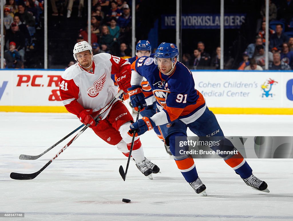 Detroit Red Wings v New York Islanders