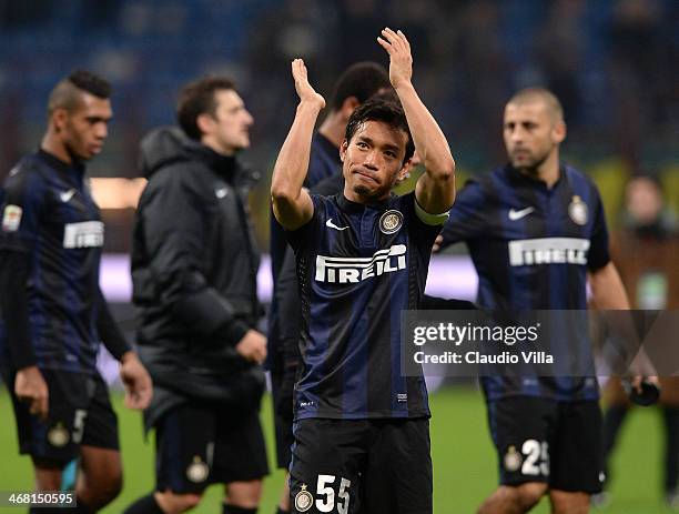 Yuto Nagatomo of FC Inter Milan celebrates victory at the end of the Serie A match between FC Internazionale Milano and US Sassuolo Calcio at San...