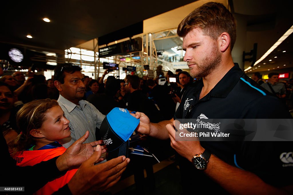 New Zealand Cricket World Cup Squad Arrives In Auckland