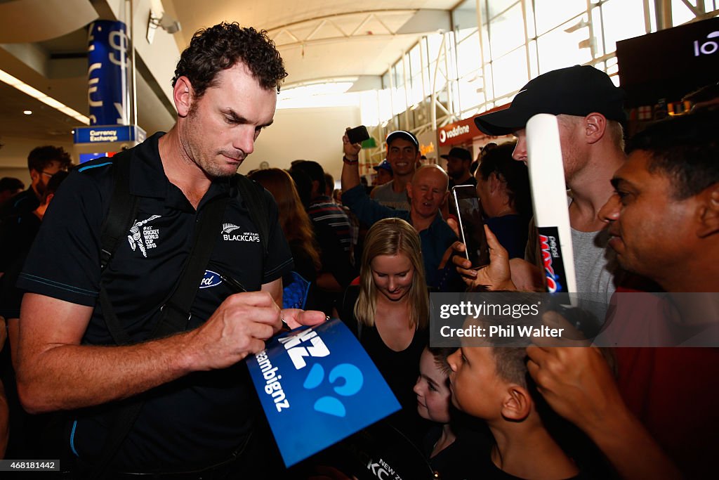 New Zealand Cricket World Cup Squad Arrives In Auckland