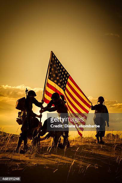 wwii american soldiers raise the usa flag - war veteran bildbanksfoton och bilder