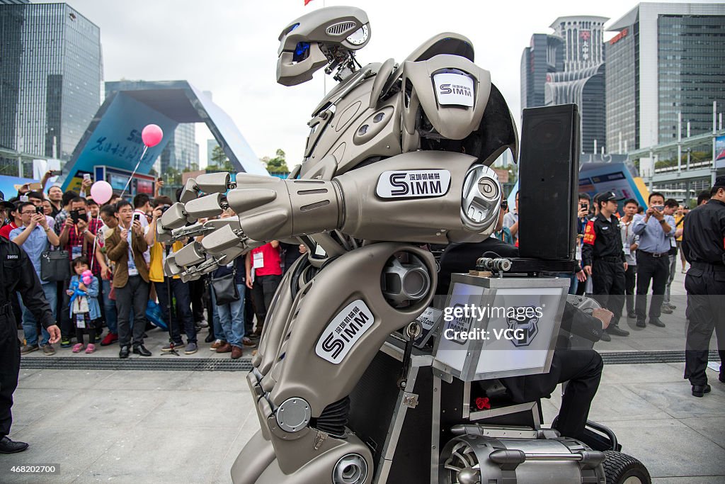 Robot "Titan" Appears In Shenzhen