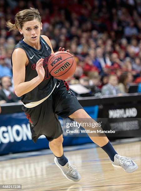 Elle Tinkle of the Gonzaga Bulldogs drives against the Tennessee Lady Vols during the third round of the 2015 NCAA Division I Women's Basketball...