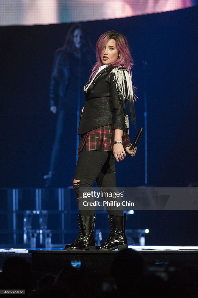 Demi Lovato In  Concert - The Neon Lights Tour - Vancouver, BC