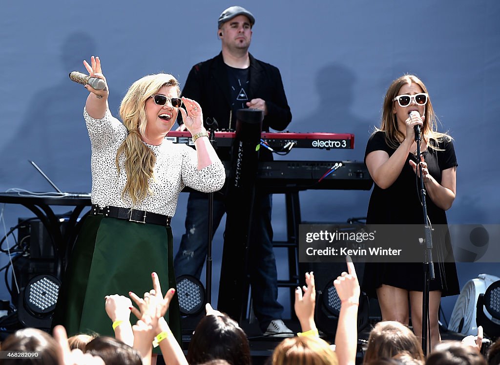 Kelly Clarkson For Chevrolet's Best Day Ever With iHeartRadio At The Grove Los Angeles