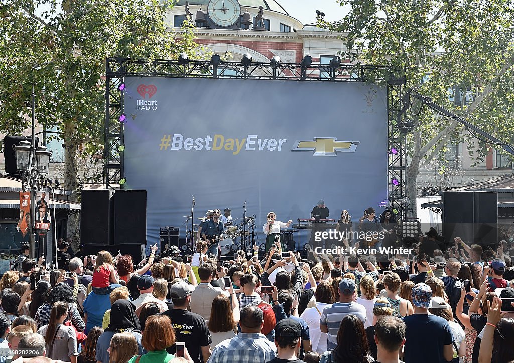 Kelly Clarkson For Chevrolet's Best Day Ever With iHeartRadio At The Grove Los Angeles