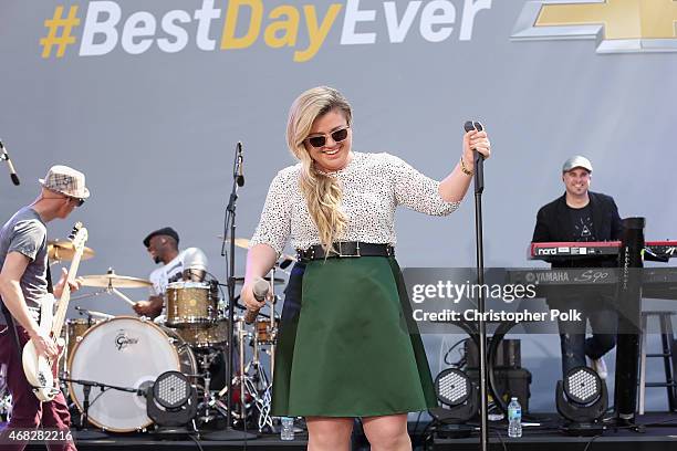 Singer Kelly Clarkson performs onstage for Chevrolet's Best Day Ever with iHeartRadio at The Grove on April 1, 2015 in Los Angeles, California.