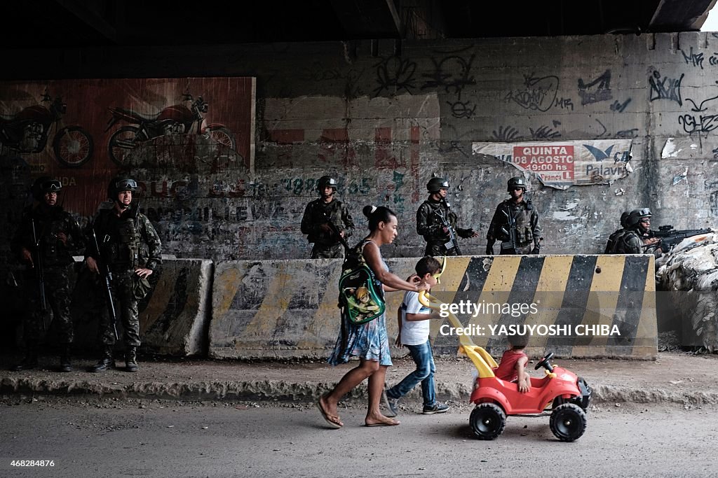 BRAZIL-VIOLENCE-SHANTYTOWN-POLICE