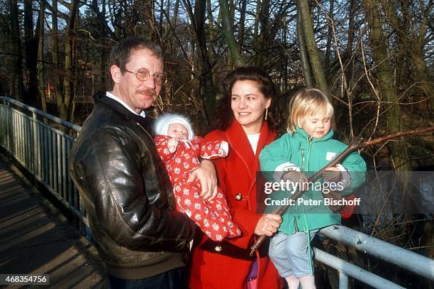 "Gernot Endemann, Ehefrau Jocelyne Boisseau, Tochter Marine Endemann und Tochter Alicia Endemann am in Hamburg, Deutschland. "