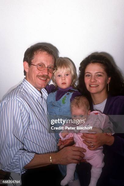 "Gernot Endemann, Ehefrau Jocelyne Boisseau, Tochter Marine Endemann und Tochter Alicia Endemann , Homestory am in Hamburg, Deutschland. "