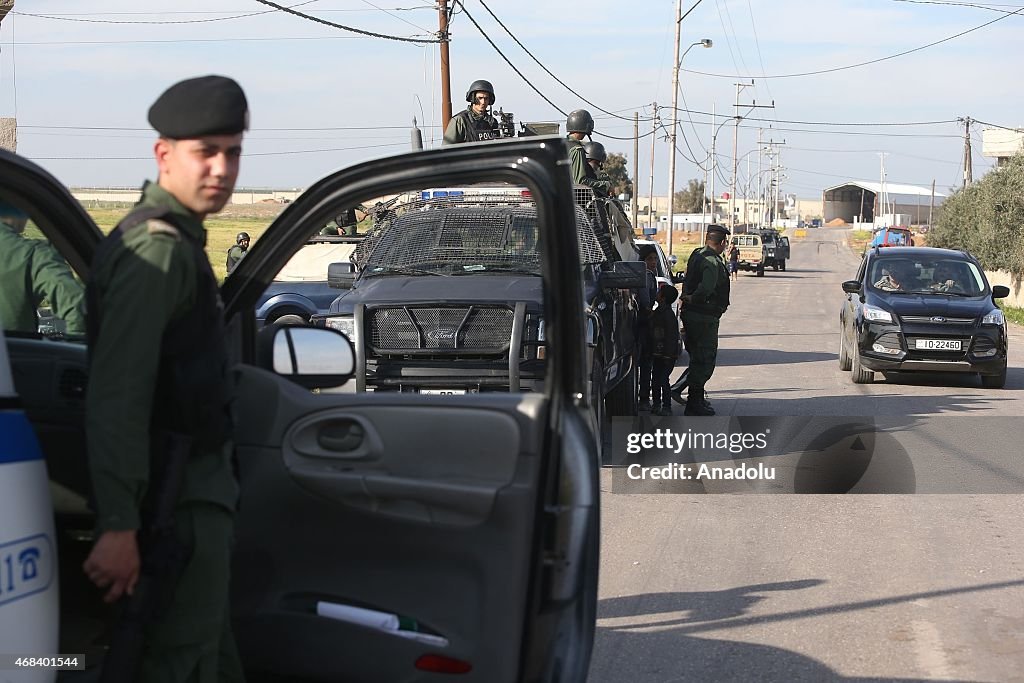 Syrian oppositions capture Nasib border gate in Daraa