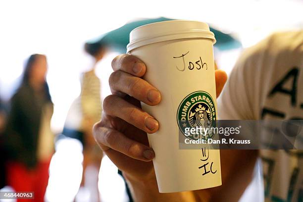 Customers waited for roughly 2.5 hours for a free coffee at Dumb Starbucks in the Los Feliz neighborhood on February 10, 2014 in Los Angeles,...