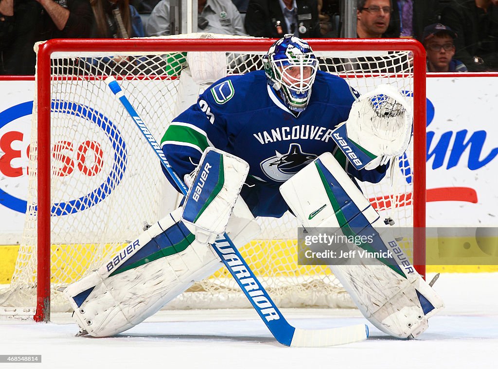 Columbus Blue Jackets v Vancouver Canucks