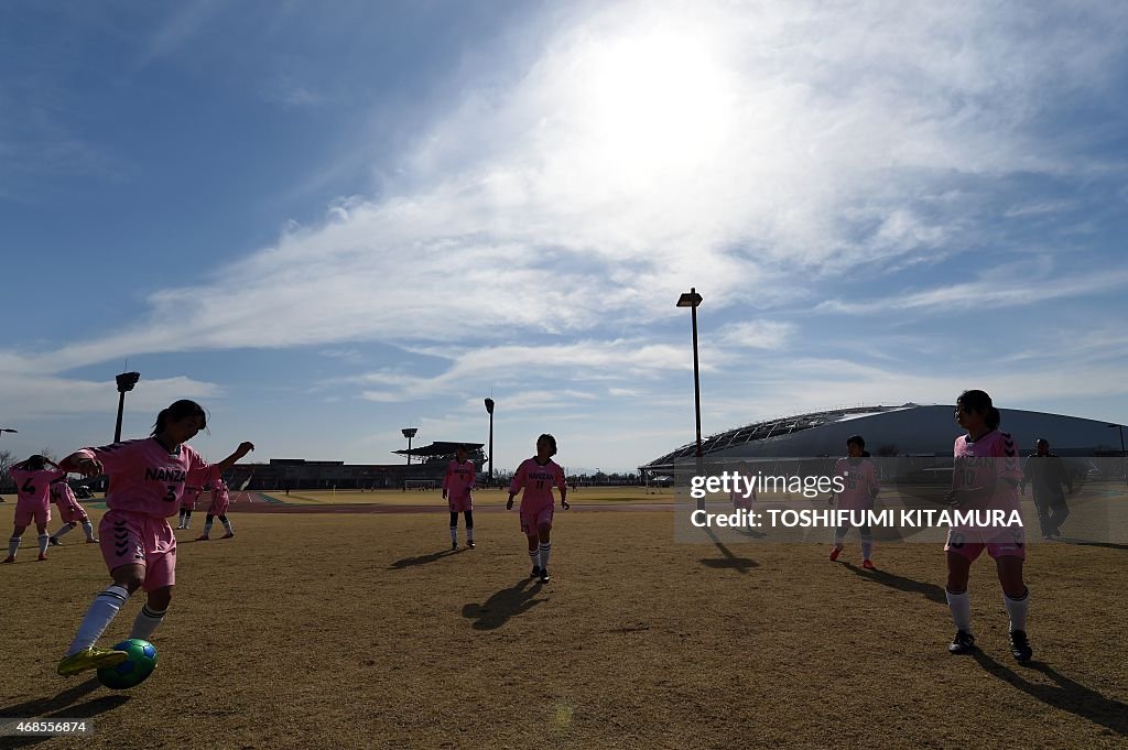 FBL-JAPAN-WOMEN-FEATURE