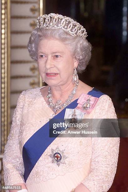 Queen Elizabeth ll attends a State Banquet for Chinese President Jiang Zemin at Buckingham Palace on October 19, 1999 in London, England.