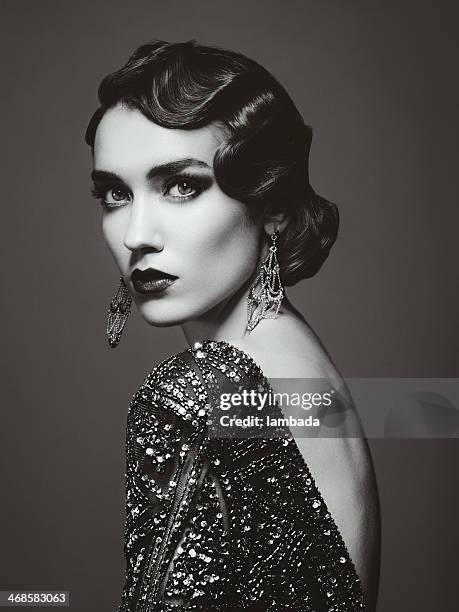 glam retro-diva - woman portrait film noir stock-fotos und bilder