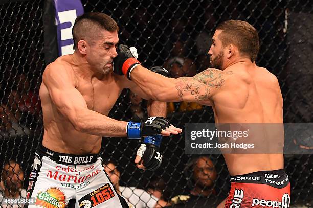 Chad Rillamas 923 Ricardo Lamas Ufc Photos & High Res Pictures - Getty Images