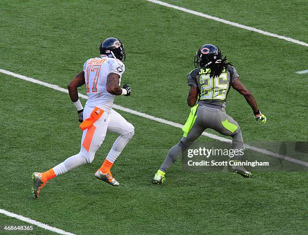 Tim Jennings of the Chicago Bears and Team Sanders defends against Alshon Jeffery of the Chicago Bears and Team Rice during the 2014 Pro Bowl at...