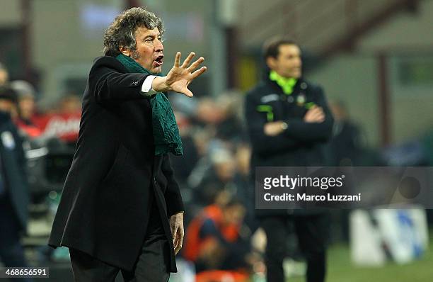 Sassuolo Calcio manager Alberto Malesani shouts to his players during the Serie A match between FC Internazionale Milano and US Sassuolo Calcio at...