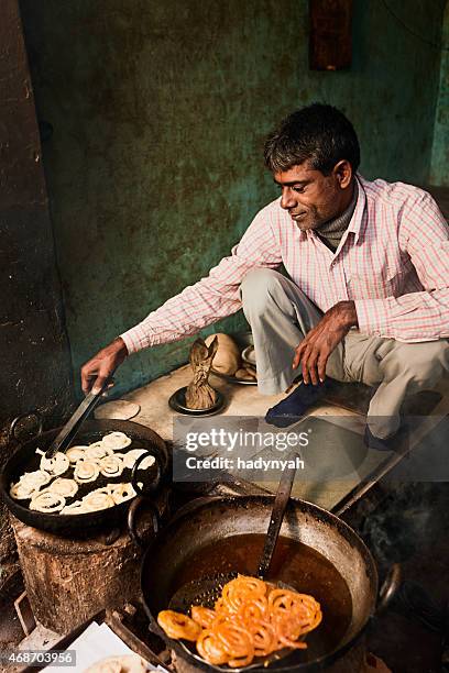 Indian Street Food Vendor Photos and Premium High Res Pictures - Getty