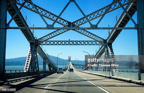 driving across san rafael - richmond bridge - richmond san rafael bridge fotografías e imágenes de stock