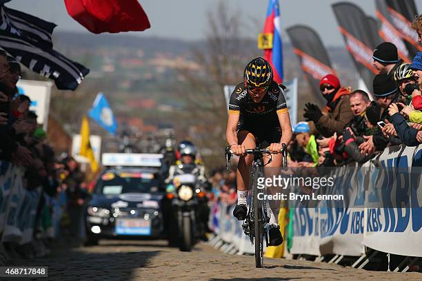 Elisa Longo Borghini of Italy and Wiggle Honda rides up the Oude Kwaremeont in the 2015 Women's Tour of Flanders from Bruges to Oudenaarde on April...