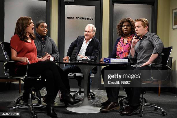 Michael Keaton" Episode 1679 -- Pictured: Cecily Strong, Kenan Thompson, Michael Keaton as Mr. Wallace, Leslie Jones and Beck Bennett during the "Ad...