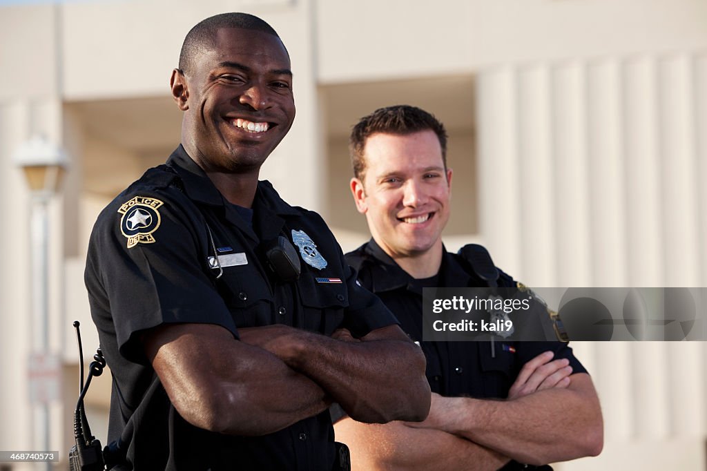 Os agentes de polícia