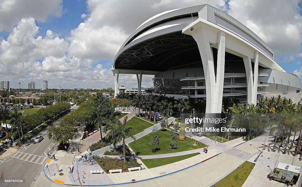 Atlanta Braves v Miami Marlins