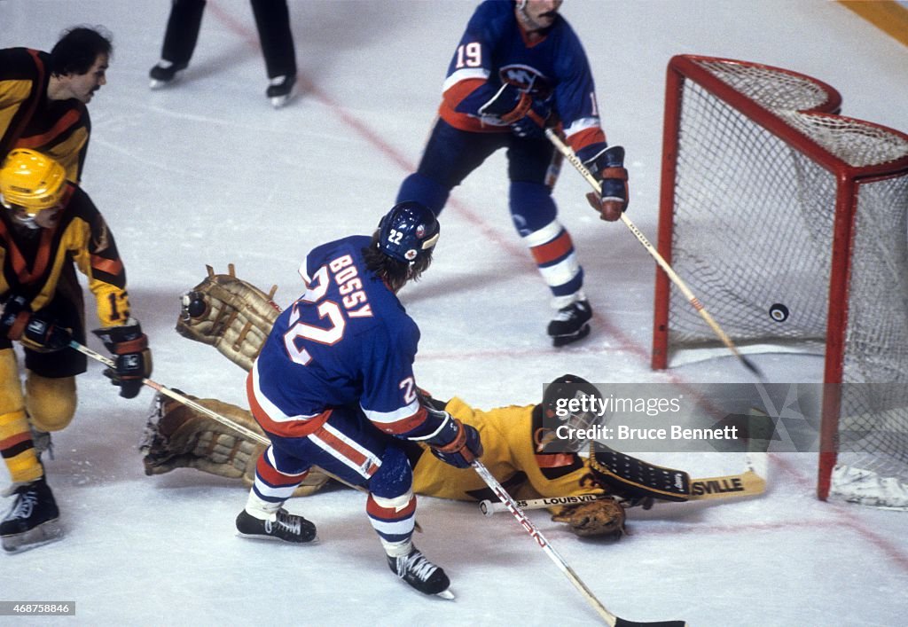 1982 Stanley Cup Finals - Game 4:  New York Islanders v Vancouver Canucks