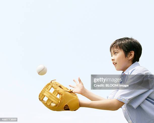 Catching Behaviour 41,959 Child Catching Baseball Stock Photos, High-Res Pictures, and ...