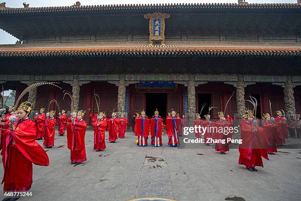 Confucian Ritual 1,287 Confucianism Stock Photos, High-Res Pictures, and Images - Getty ...