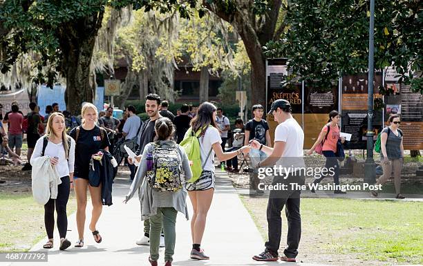 4,302 University Of Florida Campus Stock Photos, High-Res Pictures, and ...