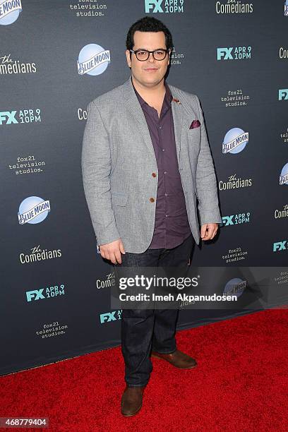 Actor Josh Gad attends the premiere of FX's 'The Comedian' at The Broad Stage on April 6, 2015 in Santa Monica, California.