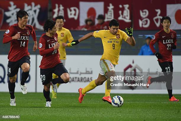 Elkeson De Oliveira Cardoso of Guangzhou Evergrande in action during the AFC Champions League Group H match between Kashima Antlers and Guangzhou...