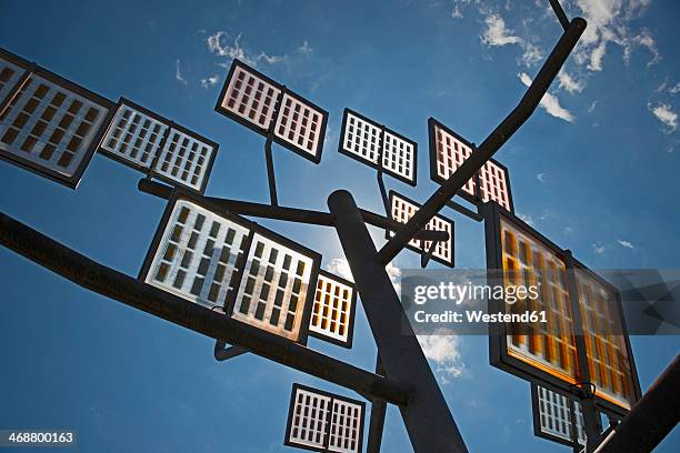germany, ulm, solar tree in the ulmer residential area solar city - installation art stock-fotos und bilder