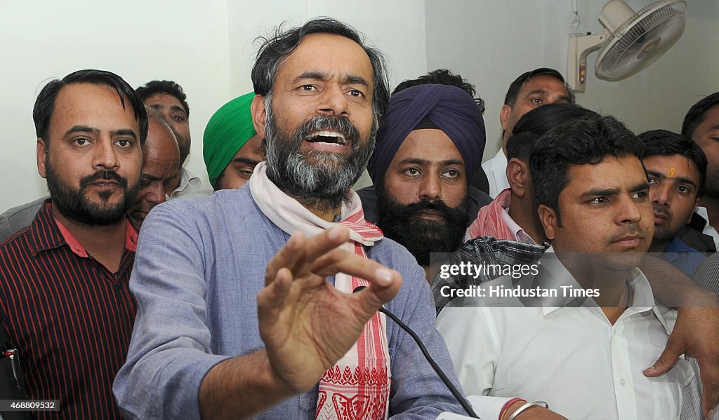 Dissident AAP Leader Yogendra Yadav Meets Party Workers At Chandigarh To Bolster Support