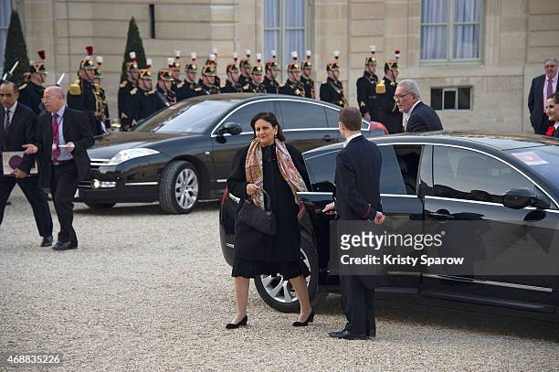Guests arrive for a state dinner in honor of the Tunisian President Beji Caid Essebsi, on April 7, 2015 at the Elysee Palace in Paris.