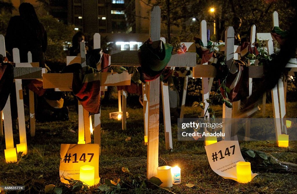 Kenyans hold vigil to mourn Garissa victims