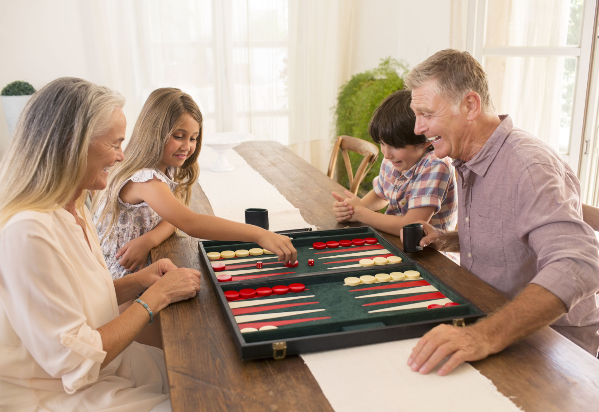 backgammon players