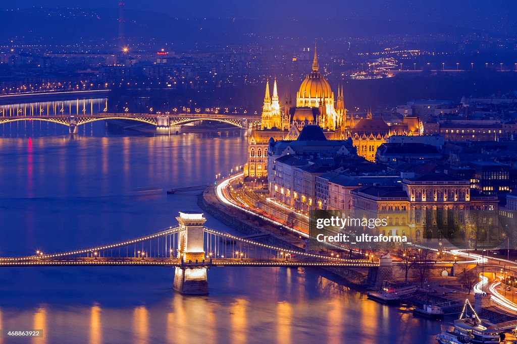 Budapest Stadtbild und das Parlament und Kettenbrücke