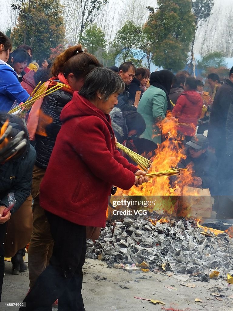 People Burn Incenses And Pray During Kwan-yin's Birthday In Zhumadian