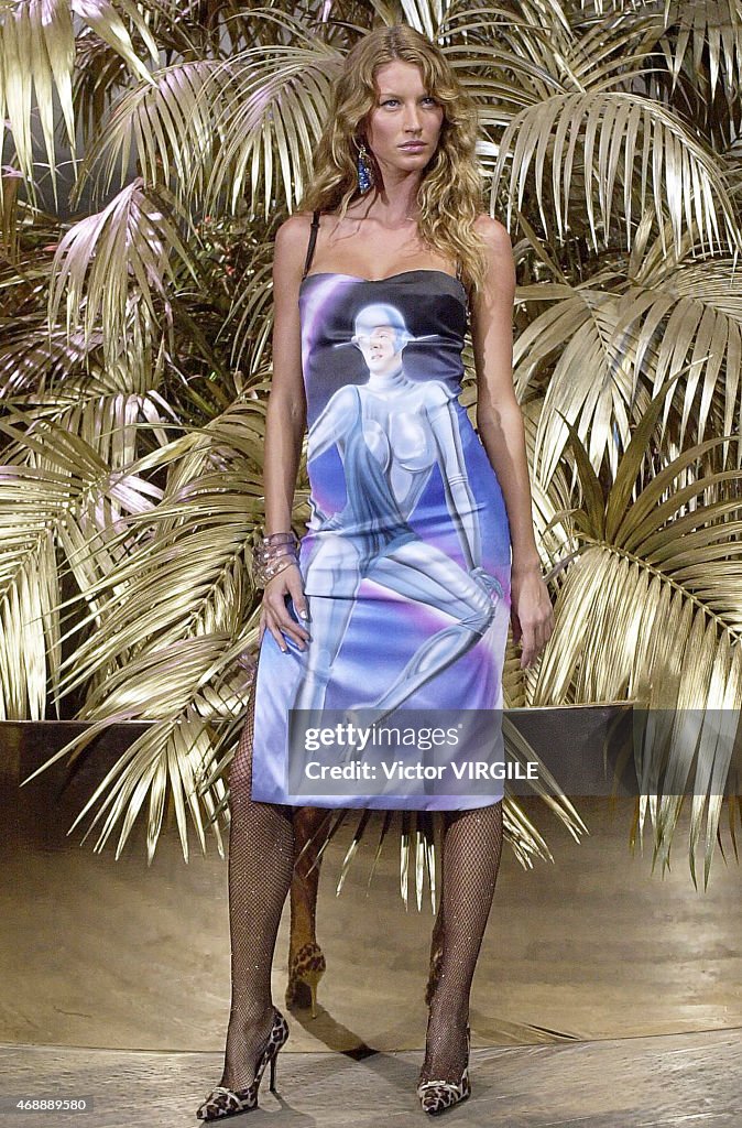 Milan Fashion Week Spring/Summer 2001 - D&G - Runway