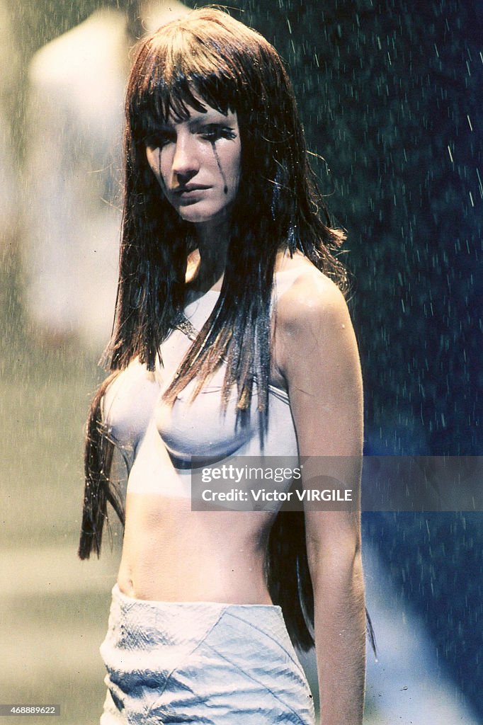 Alexander MacQueen - Runway - Spring Summer 1998