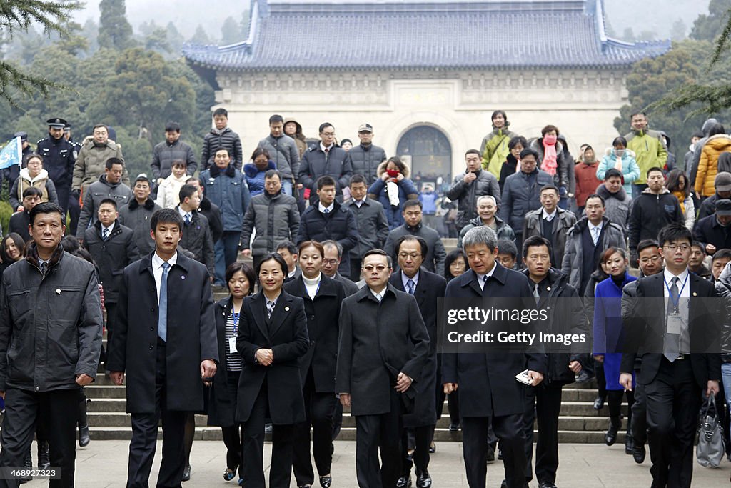 Taiwan's Mainland Affairs Chief Pays Sun Yat-sen Tribute In Nanjing